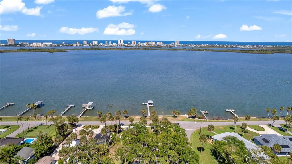Active With Contract: $669,000 (3 beds, 1 baths, 1293 Square Feet)