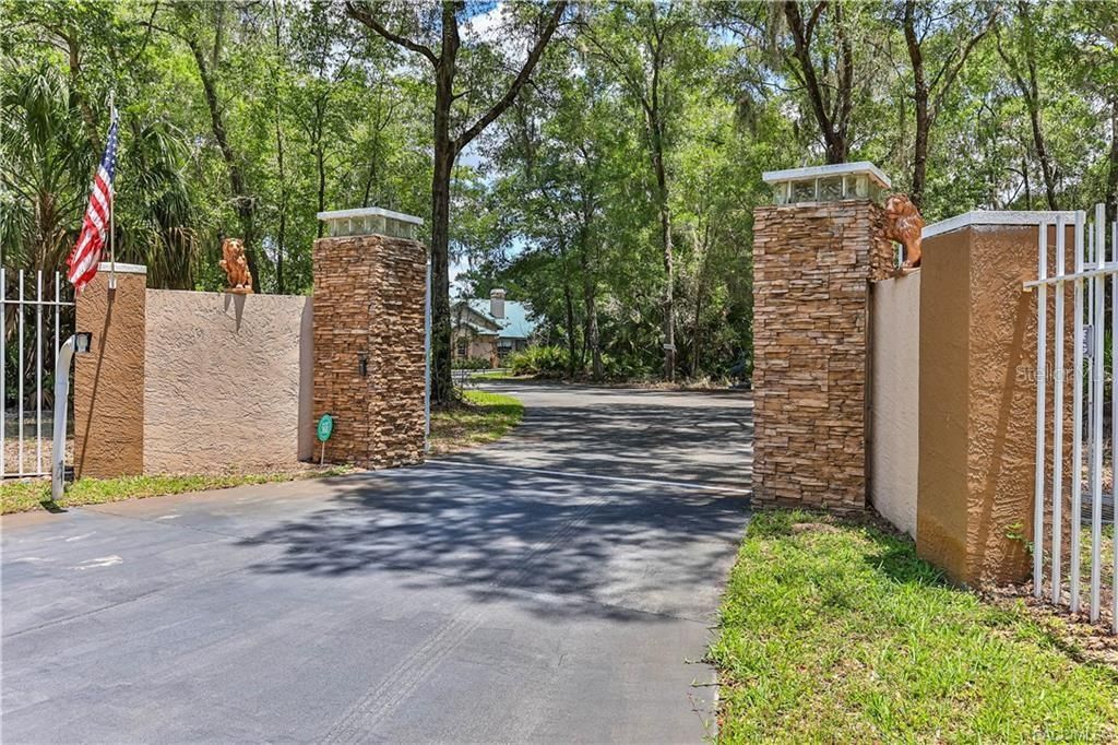 For Sale: $1,490,000 (4 beds, 4 baths, 3496 Square Feet)