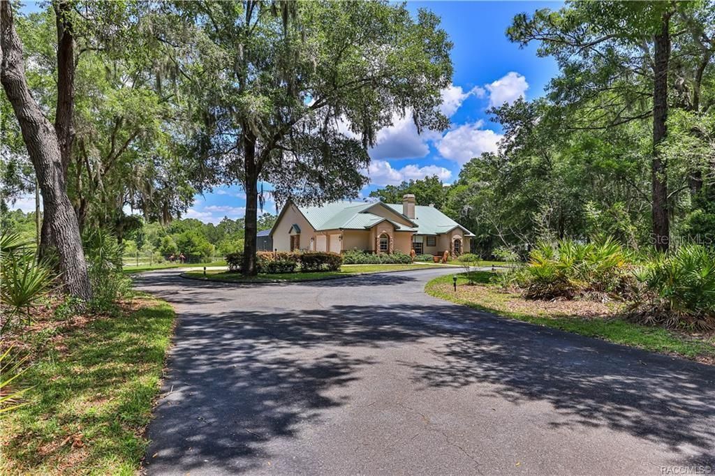 For Sale: $1,490,000 (4 beds, 4 baths, 3496 Square Feet)