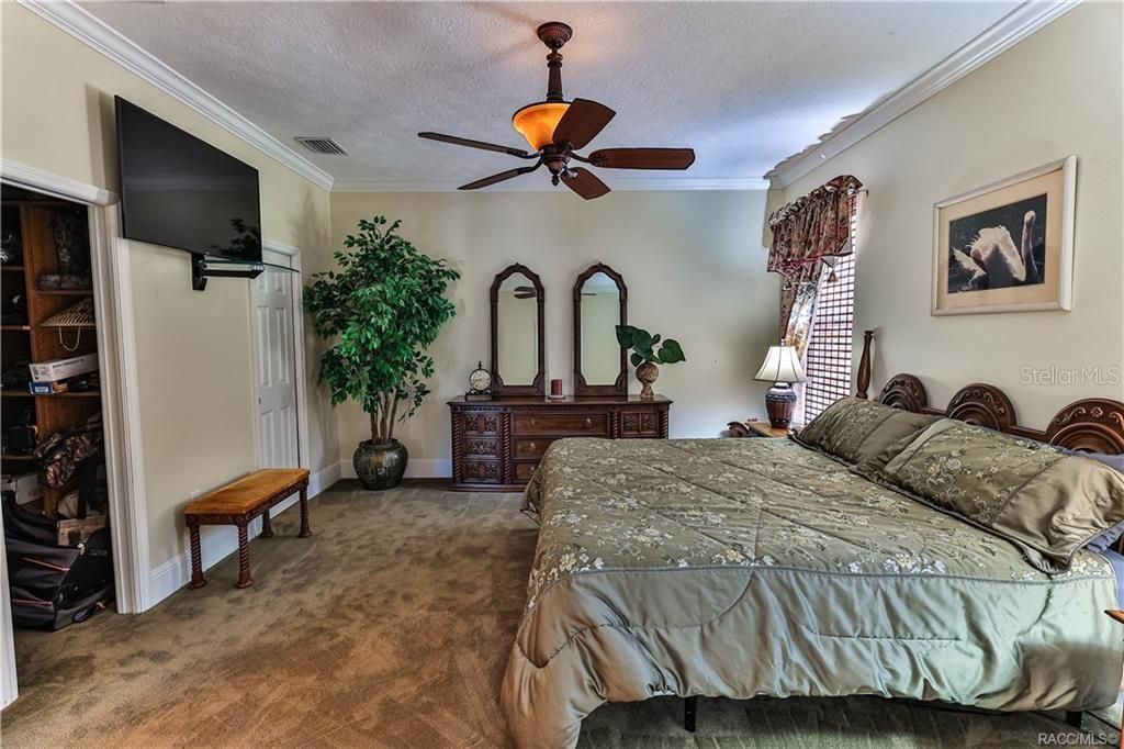 For Sale: $1,490,000 (4 beds, 4 baths, 3496 Square Feet)