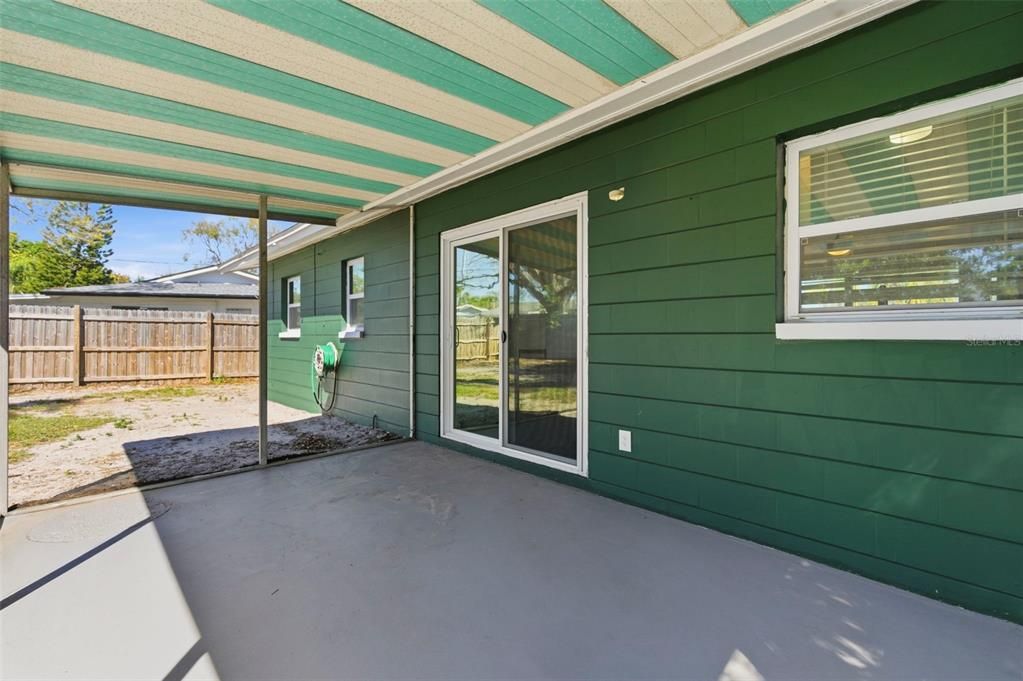 For Sale: $359,900 (2 beds, 1 baths, 875 Square Feet)