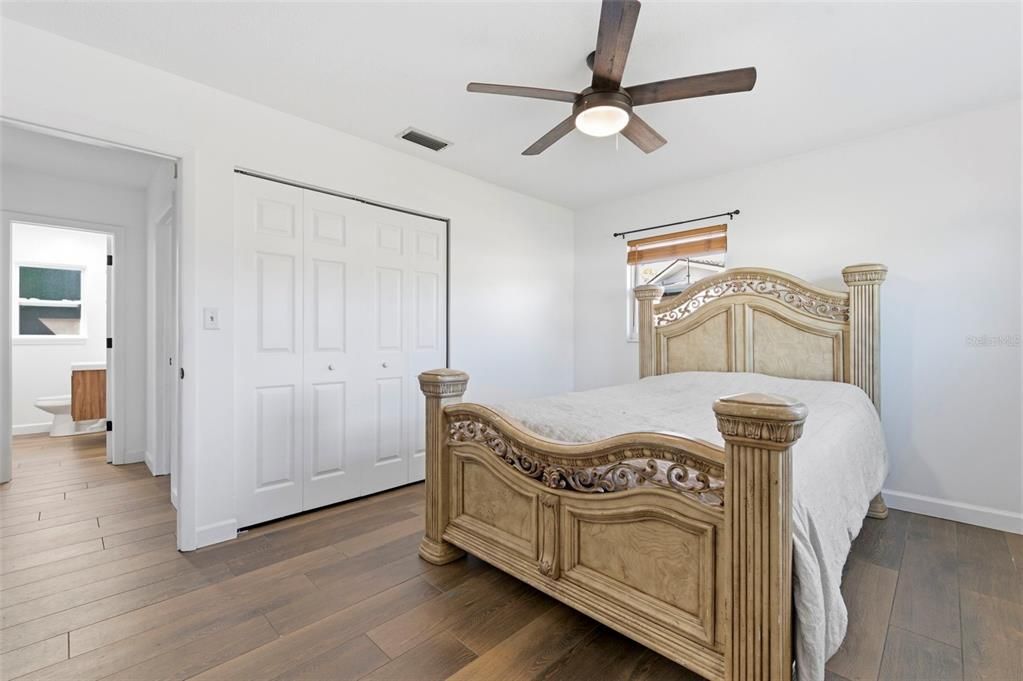 For Sale: $359,900 (2 beds, 1 baths, 875 Square Feet)