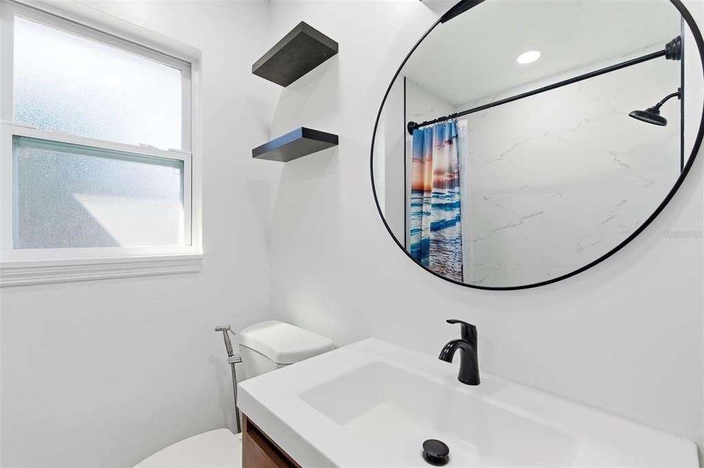 For Sale: $359,900 (2 beds, 1 baths, 875 Square Feet)