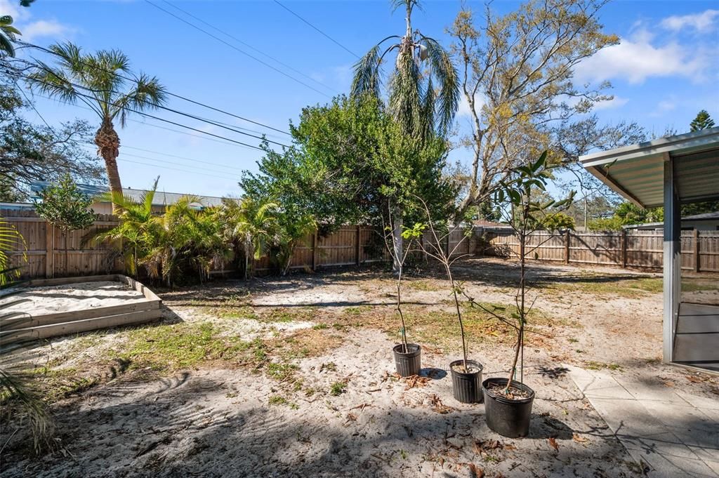 For Sale: $359,900 (2 beds, 1 baths, 875 Square Feet)