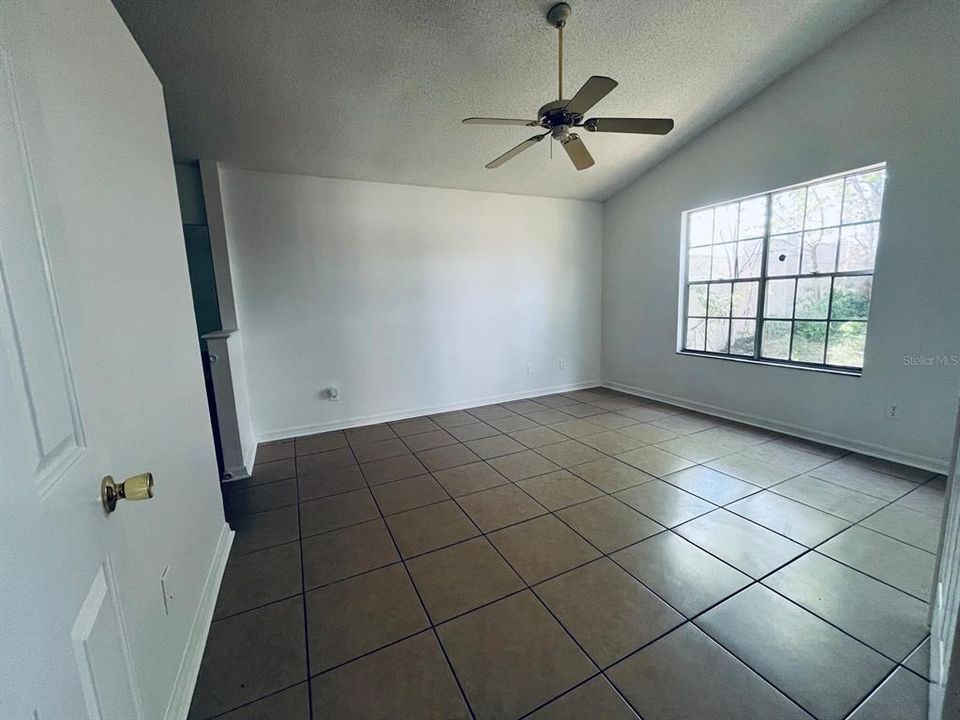В аренду: $1,975 (3 спален, 2 ванн, 1314 Квадратных фут)