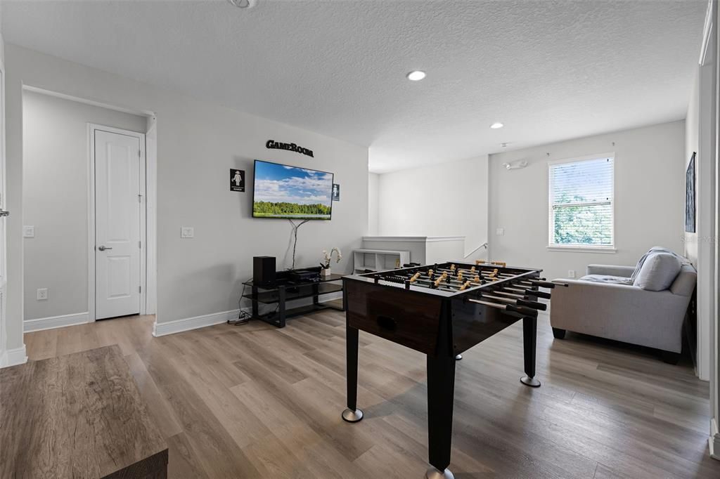 For Sale: $950,000 (9 beds, 8 baths, 4630 Square Feet)