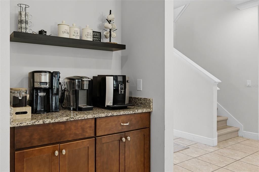 For Sale: $950,000 (9 beds, 8 baths, 4630 Square Feet)