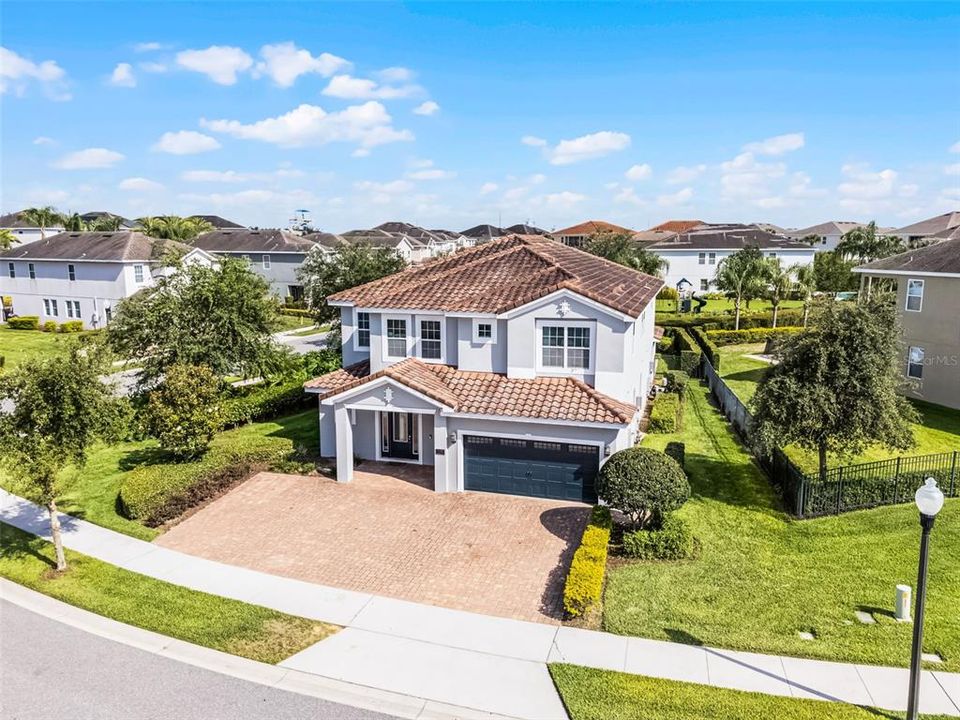 For Sale: $950,000 (9 beds, 8 baths, 4630 Square Feet)