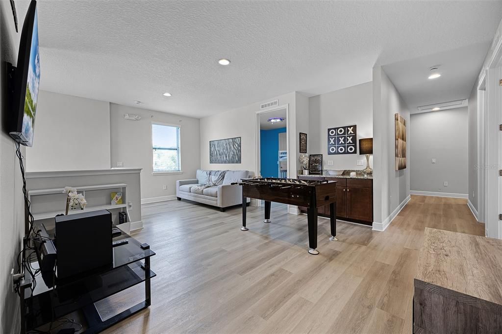 For Sale: $950,000 (9 beds, 8 baths, 4630 Square Feet)