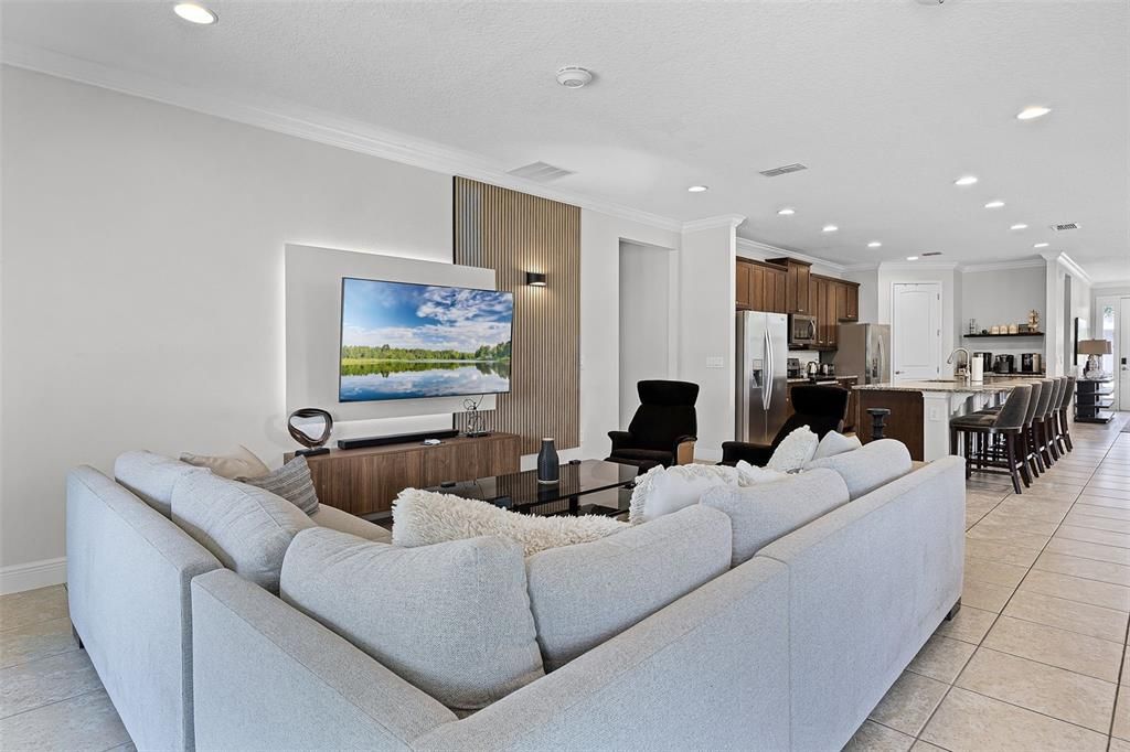 For Sale: $950,000 (9 beds, 8 baths, 4630 Square Feet)
