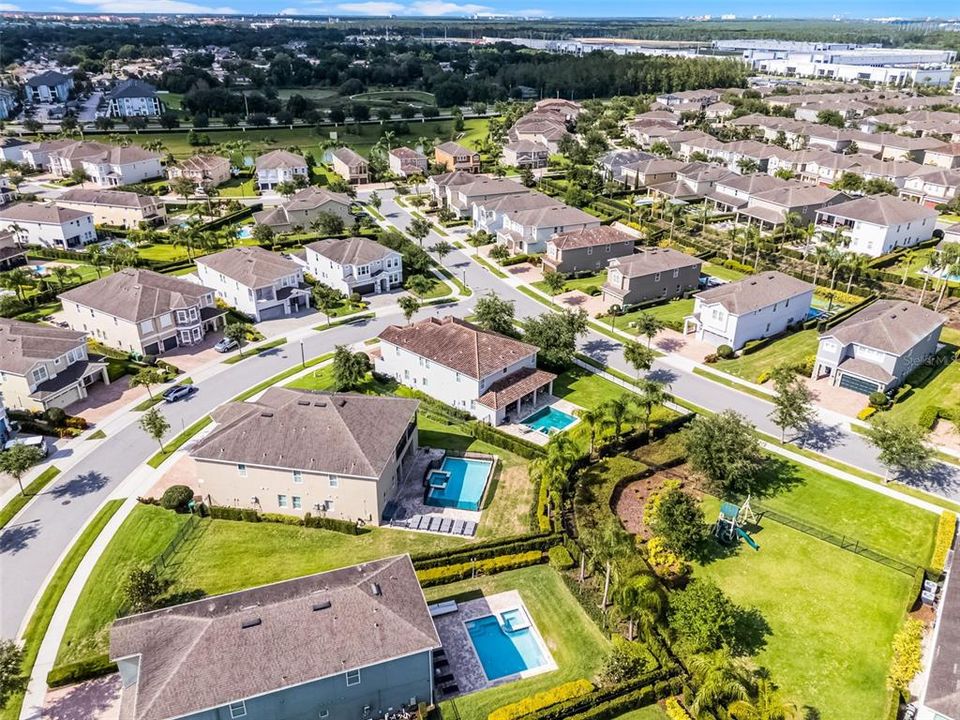 For Sale: $950,000 (9 beds, 8 baths, 4630 Square Feet)