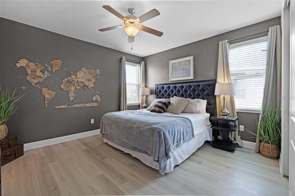 For Sale: $950,000 (9 beds, 8 baths, 4630 Square Feet)