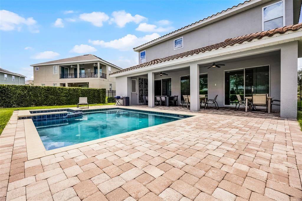 For Sale: $950,000 (9 beds, 8 baths, 4630 Square Feet)