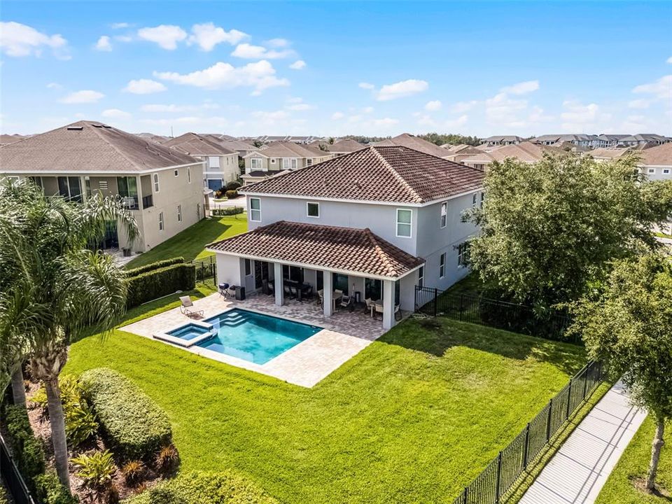 For Sale: $950,000 (9 beds, 8 baths, 4630 Square Feet)