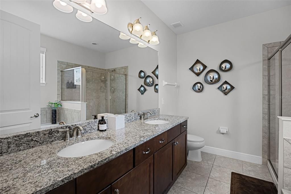 For Sale: $950,000 (9 beds, 8 baths, 4630 Square Feet)
