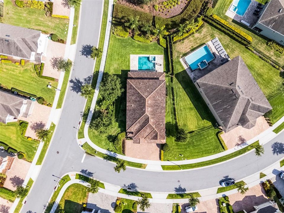 For Sale: $950,000 (9 beds, 8 baths, 4630 Square Feet)