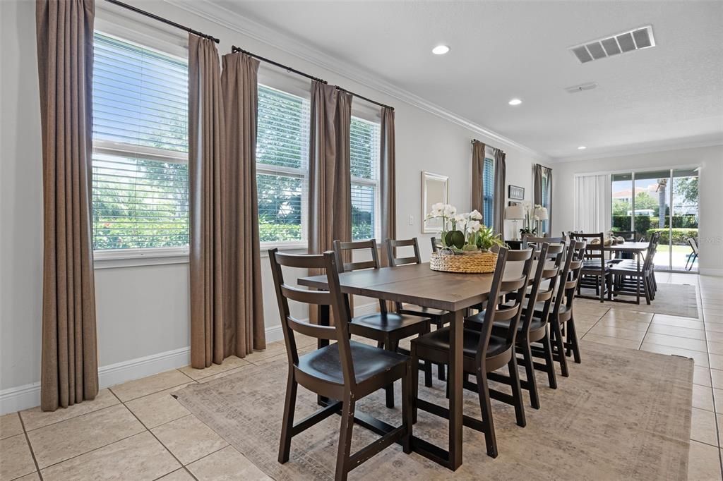 For Sale: $950,000 (9 beds, 8 baths, 4630 Square Feet)