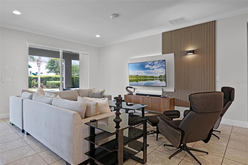 For Sale: $950,000 (9 beds, 8 baths, 4630 Square Feet)