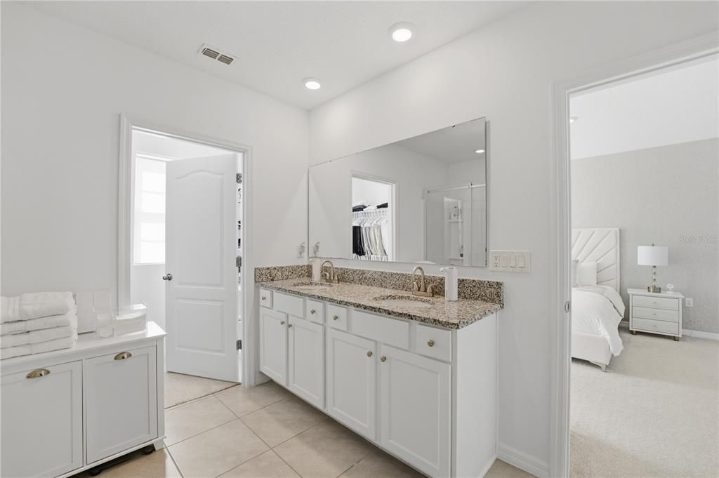 Active With Contract: $425,000 (5 beds, 3 baths, 2674 Square Feet)