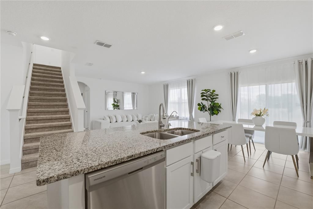 Active With Contract: $425,000 (5 beds, 3 baths, 2674 Square Feet)