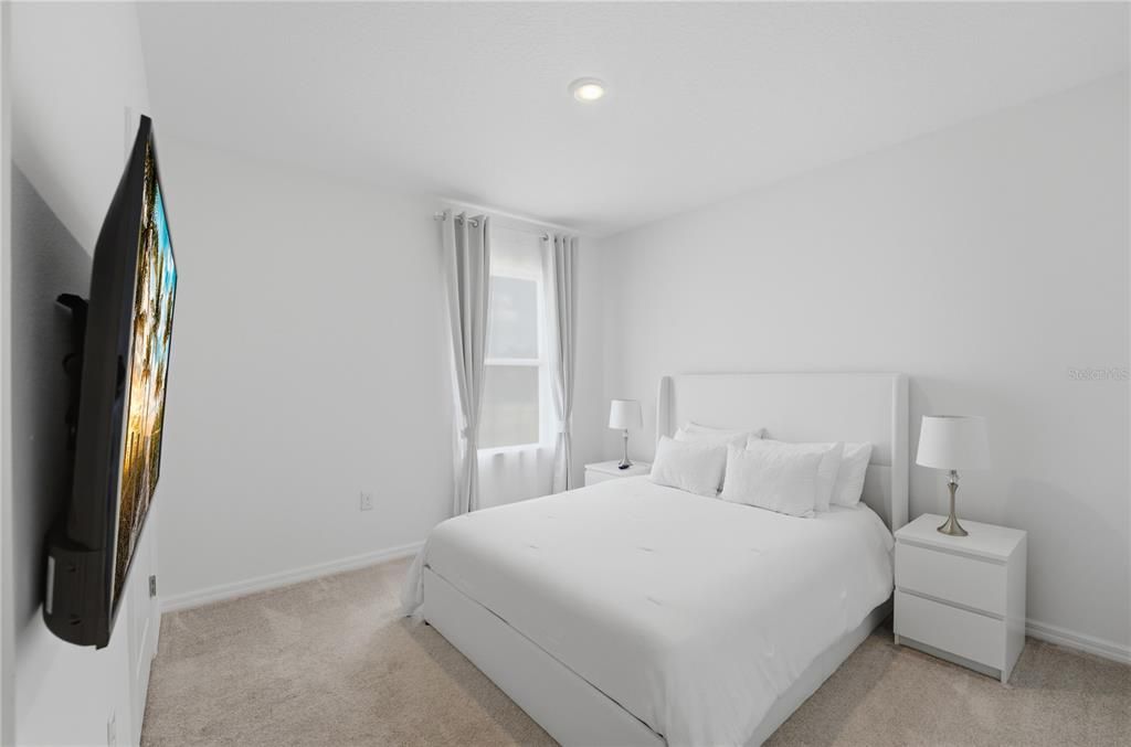 Active With Contract: $425,000 (5 beds, 3 baths, 2674 Square Feet)