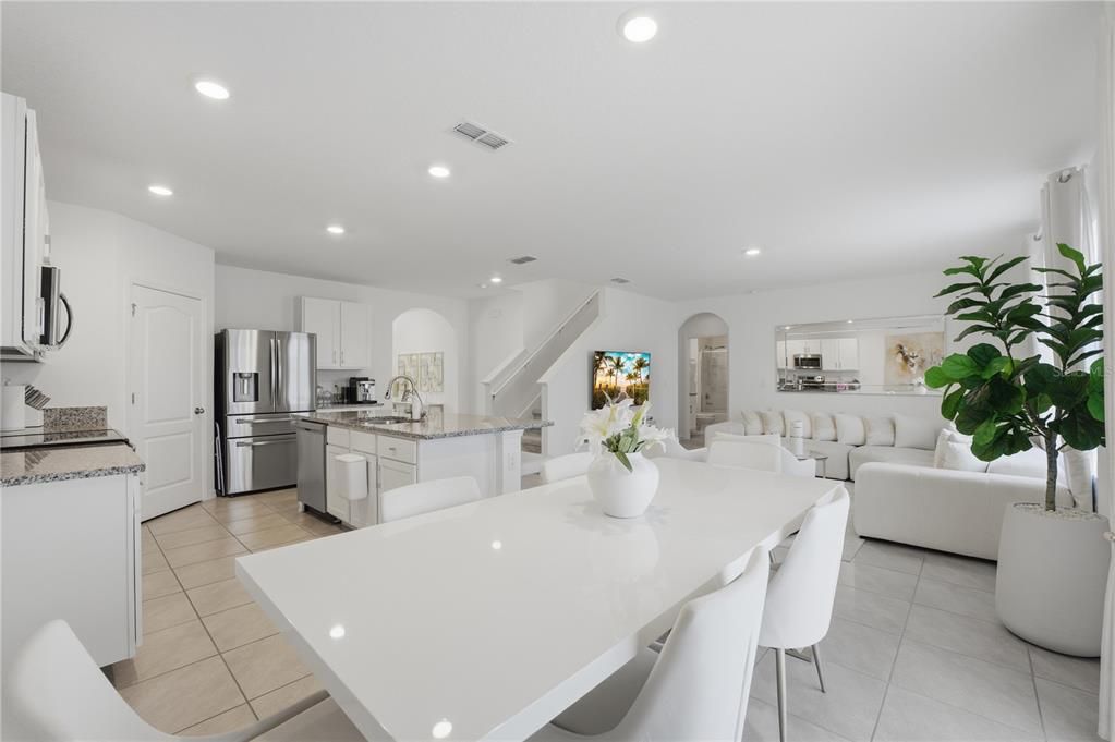 Active With Contract: $425,000 (5 beds, 3 baths, 2674 Square Feet)