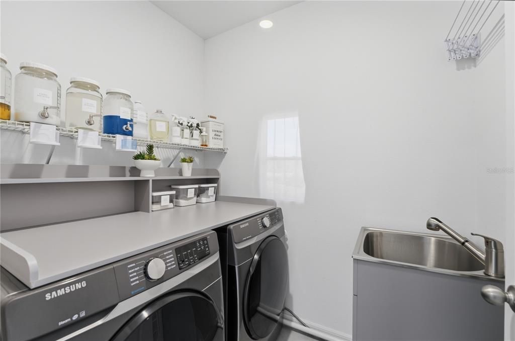 Active With Contract: $425,000 (5 beds, 3 baths, 2674 Square Feet)