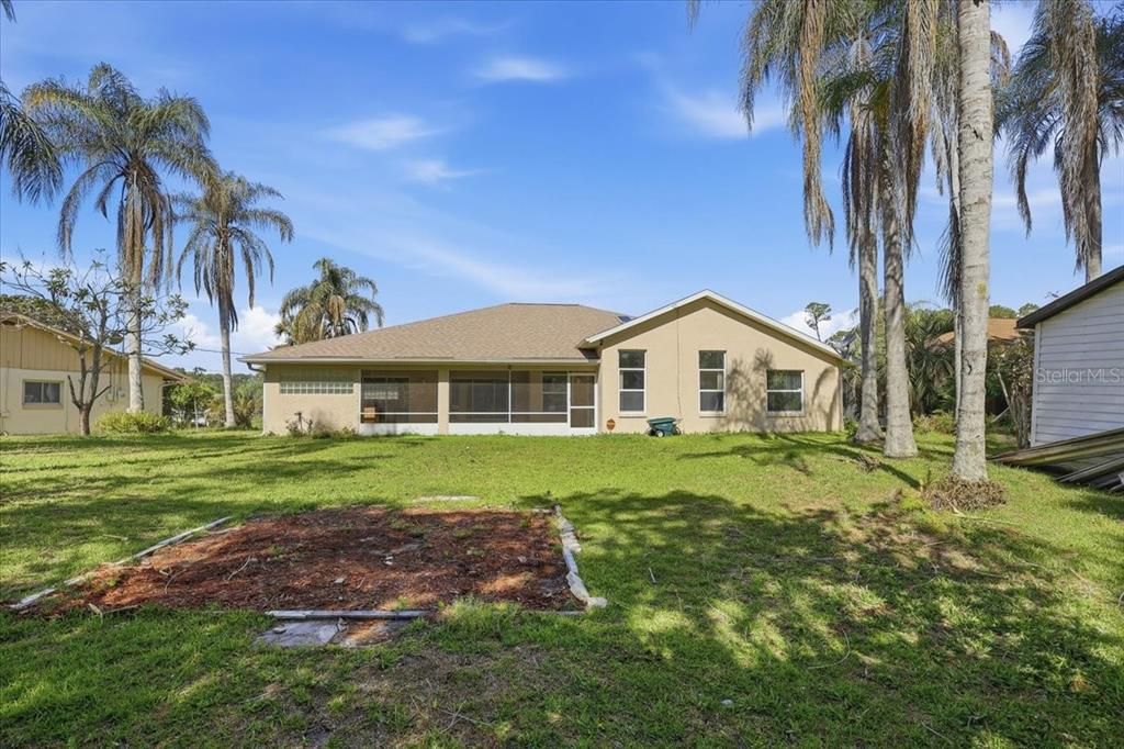 Activo con contrato: $359,875 (4 camas, 2 baños, 2357 Pies cuadrados)