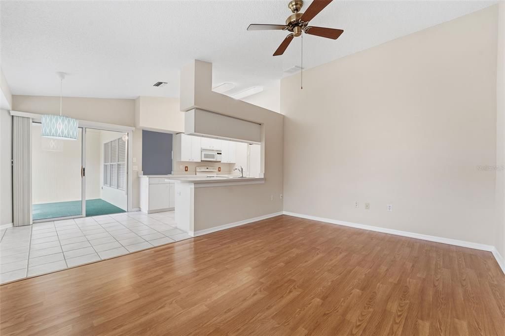 For Rent: $1,950 (2 beds, 2 baths, 1450 Square Feet)