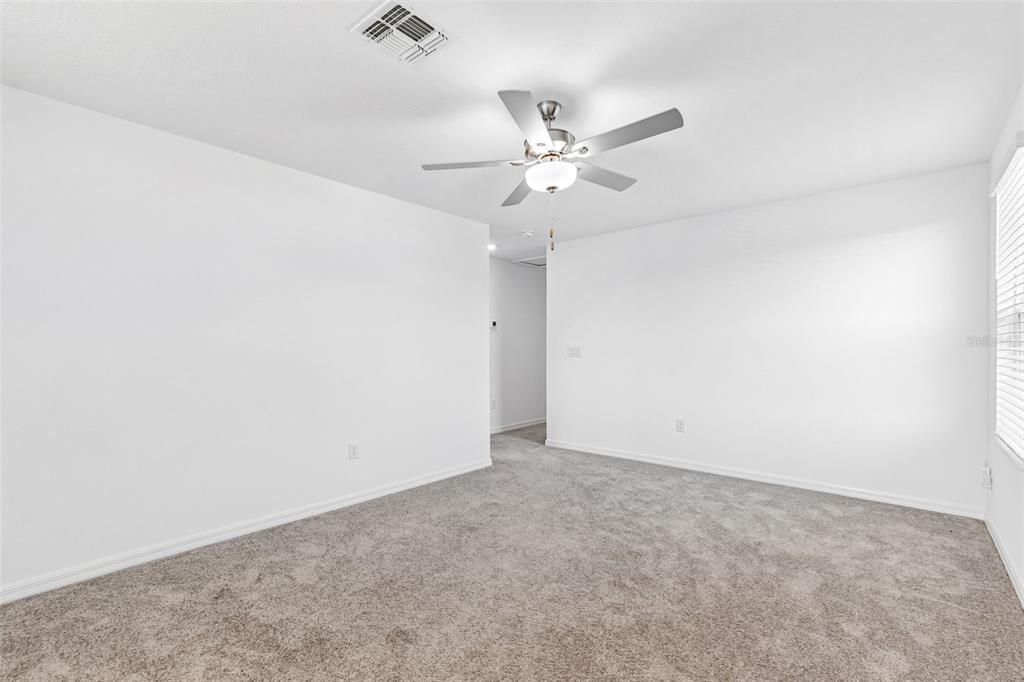 En Venta: $445,000 (5 camas, 2 baños, 2389 Pies cuadrados)