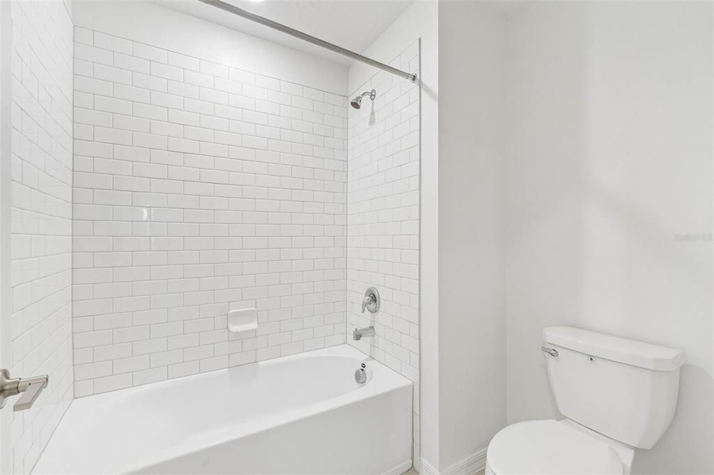 En Venta: $445,000 (5 camas, 2 baños, 2389 Pies cuadrados)