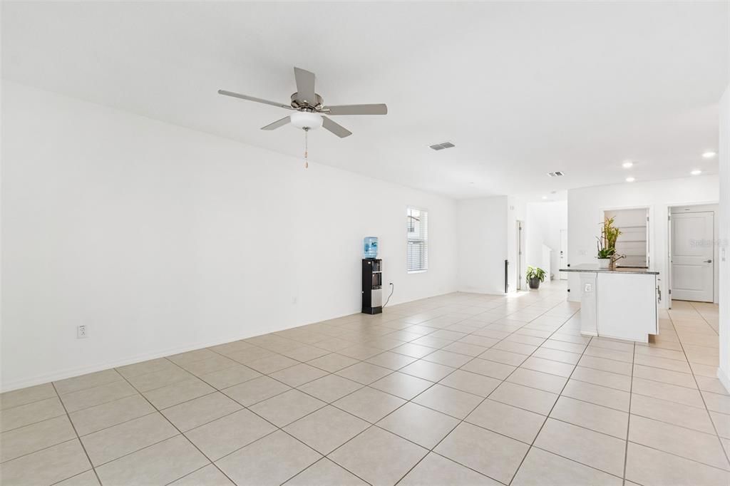 En Venta: $445,000 (5 camas, 2 baños, 2389 Pies cuadrados)