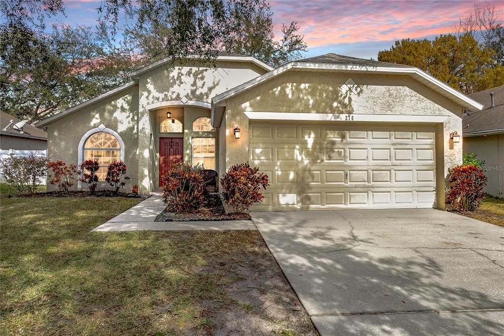 For Rent: $2,000 (3 beds, 2 baths, 1230 Square Feet)