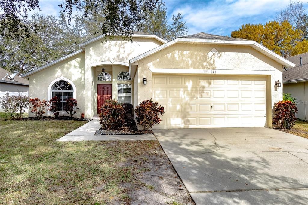 For Rent: $2,000 (3 beds, 2 baths, 1230 Square Feet)
