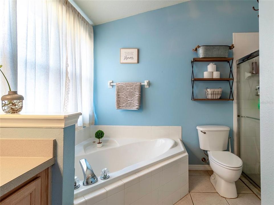 For Rent: $2,000 (3 beds, 2 baths, 1230 Square Feet)