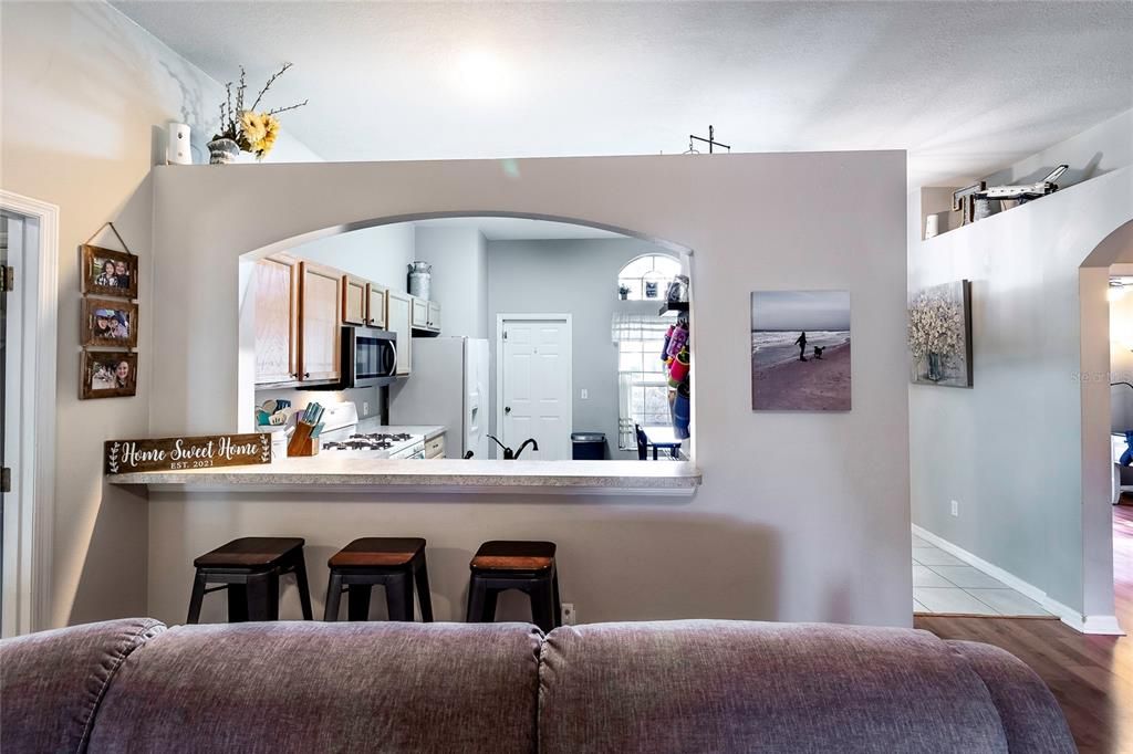 For Rent: $2,000 (3 beds, 2 baths, 1230 Square Feet)