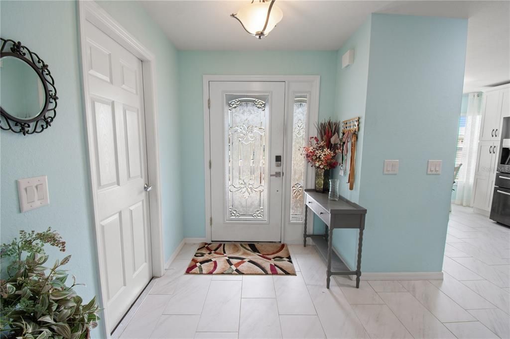 For Sale: $297,000 (2 beds, 2 baths, 1251 Square Feet)