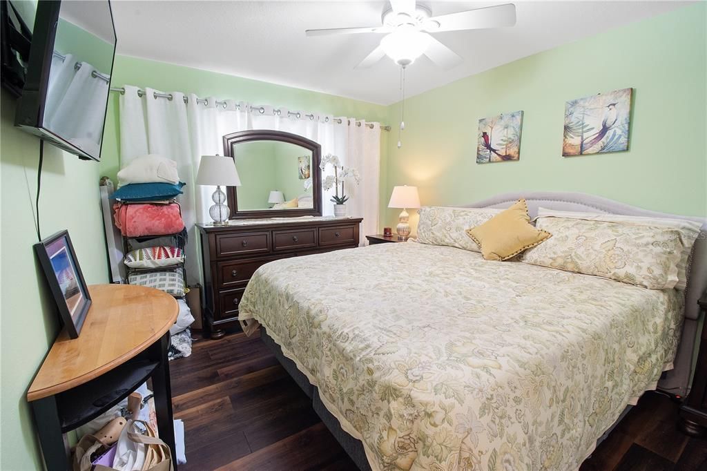 For Sale: $297,000 (2 beds, 2 baths, 1251 Square Feet)