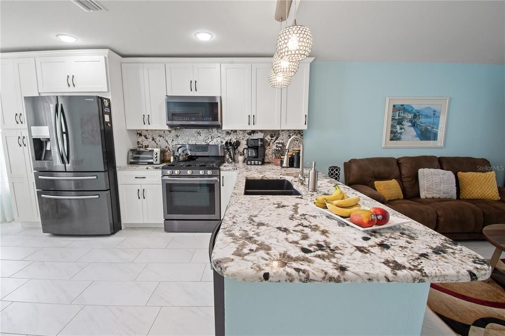For Sale: $297,000 (2 beds, 2 baths, 1251 Square Feet)