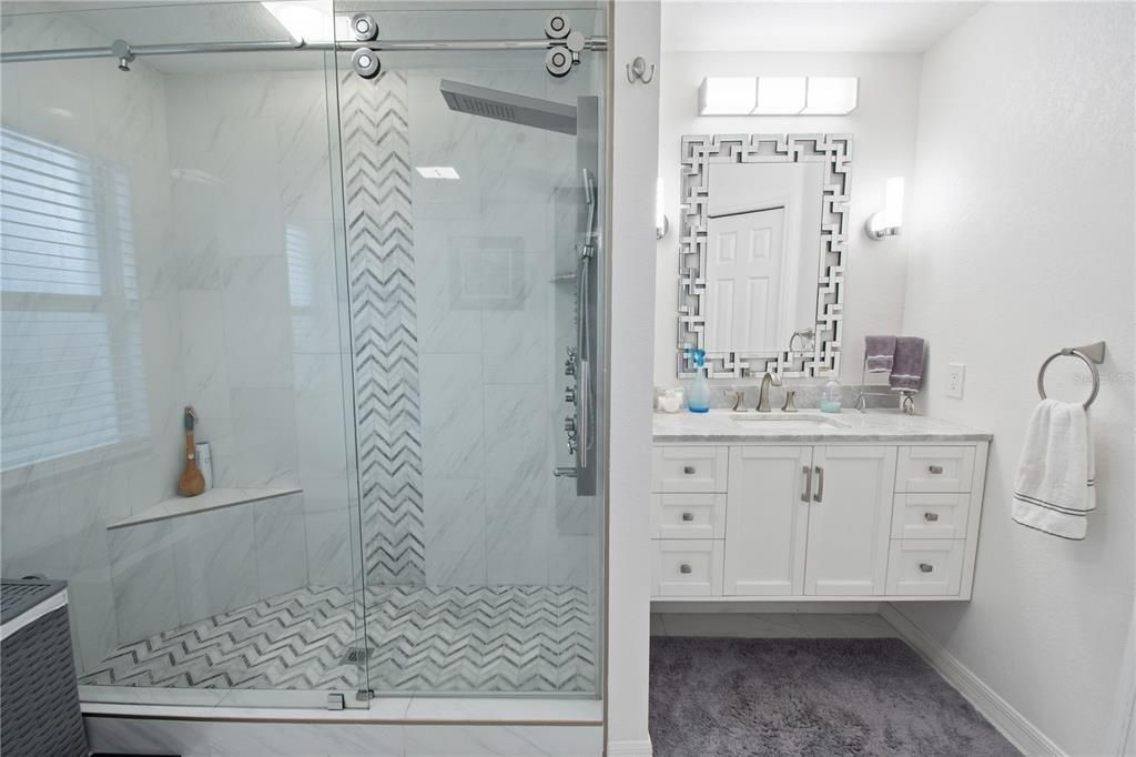 For Sale: $297,000 (2 beds, 2 baths, 1251 Square Feet)