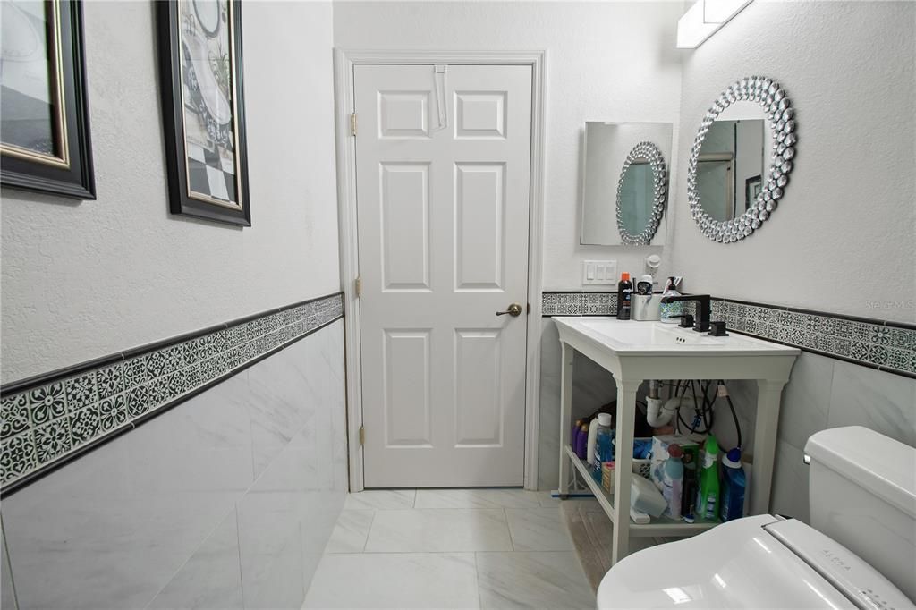 For Sale: $297,000 (2 beds, 2 baths, 1251 Square Feet)