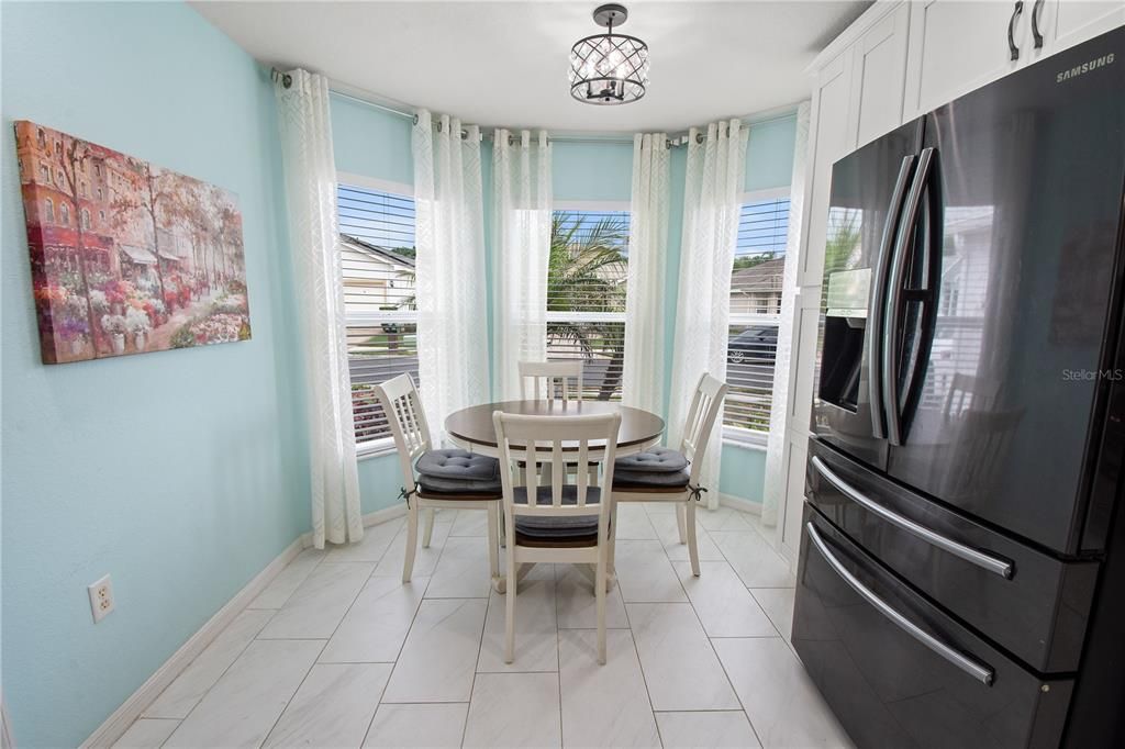 For Sale: $297,000 (2 beds, 2 baths, 1251 Square Feet)