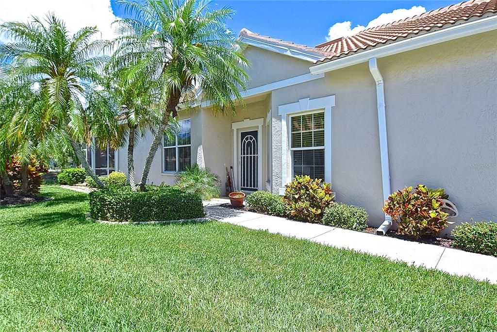 Activo con contrato: $355,000 (2 camas, 2 baños, 1440 Pies cuadrados)