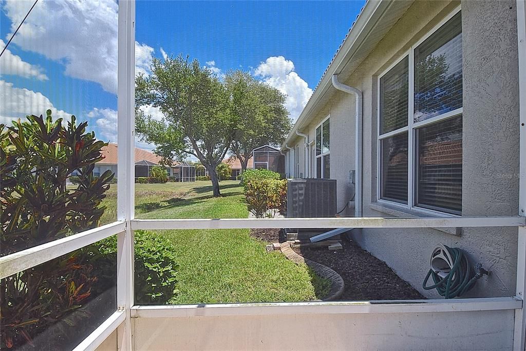 Activo con contrato: $355,000 (2 camas, 2 baños, 1440 Pies cuadrados)