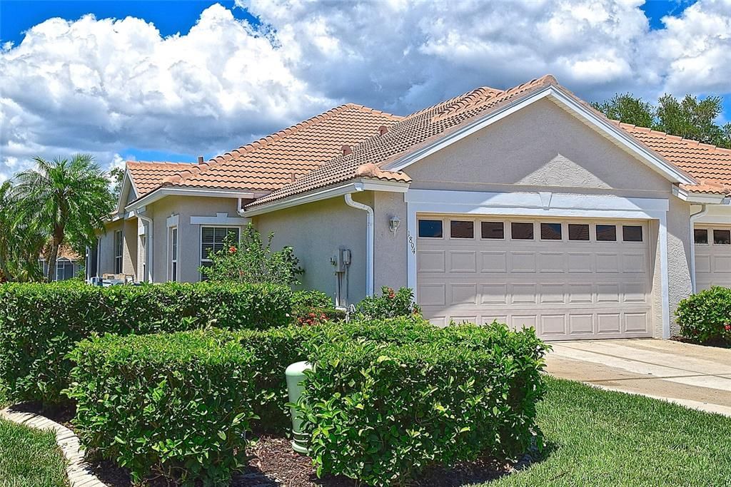 Activo con contrato: $355,000 (2 camas, 2 baños, 1440 Pies cuadrados)