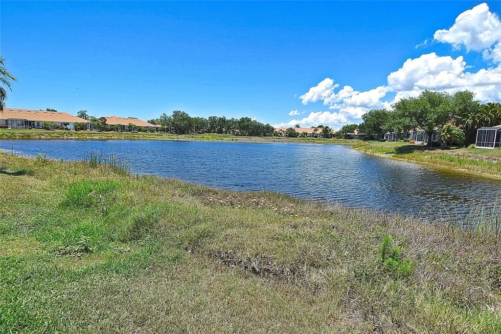 Activo con contrato: $355,000 (2 camas, 2 baños, 1440 Pies cuadrados)
