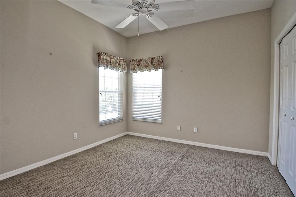 Activo con contrato: $355,000 (2 camas, 2 baños, 1440 Pies cuadrados)