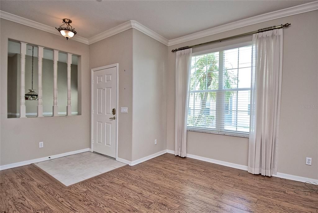 Activo con contrato: $355,000 (2 camas, 2 baños, 1440 Pies cuadrados)
