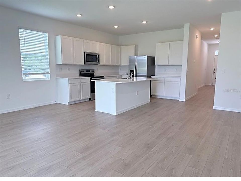 В аренду: $2,495 (3 спален, 2 ванн, 1758 Квадратных фут)