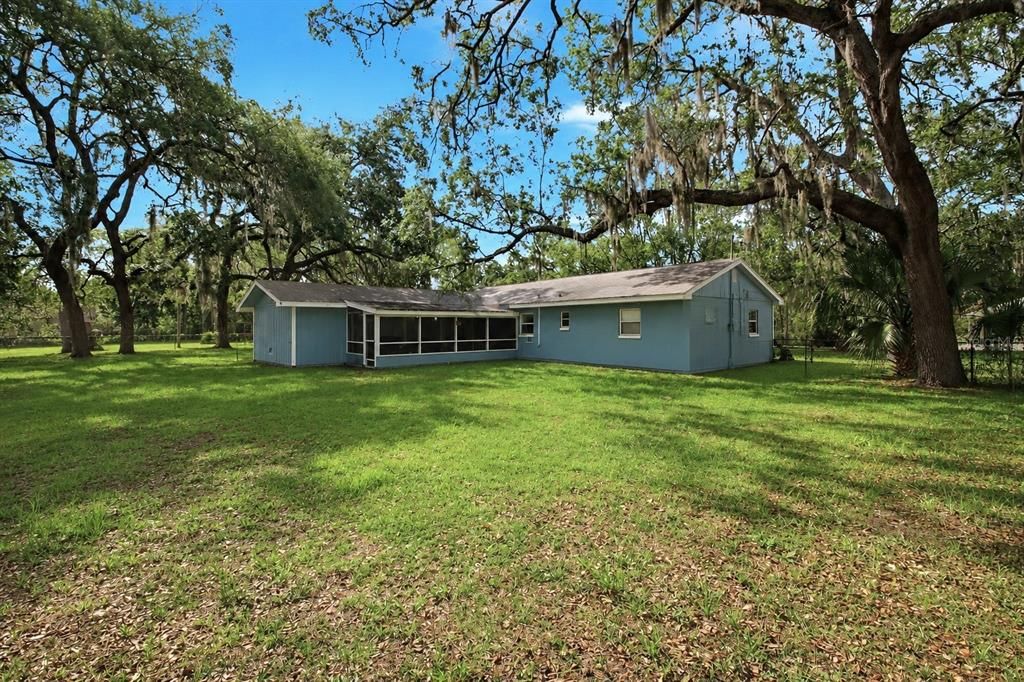 For Sale: $375,000 (3 beds, 2 baths, 1684 Square Feet)